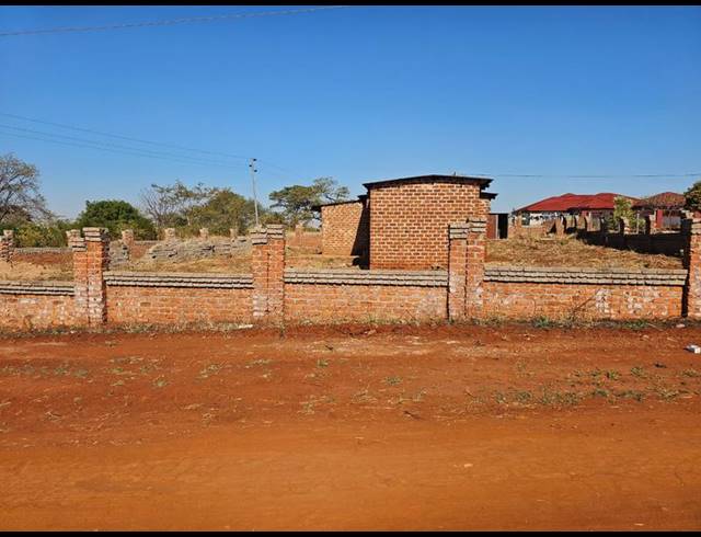 2 BEDROOM HOUSE FOR SALE IN MAKHUVHA